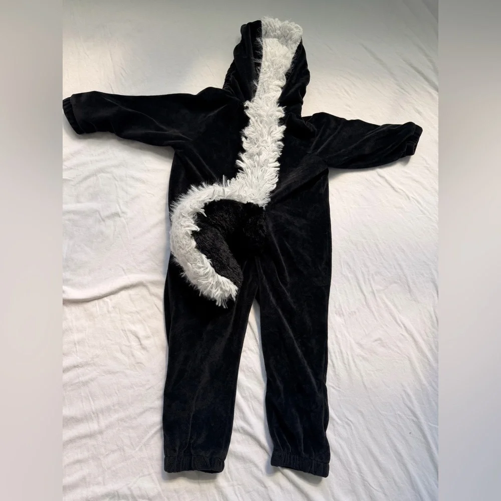 Toddler Skunk Halloween Costume 18-24M Plush Hooded Jumpsuit - Picture 3 of 8